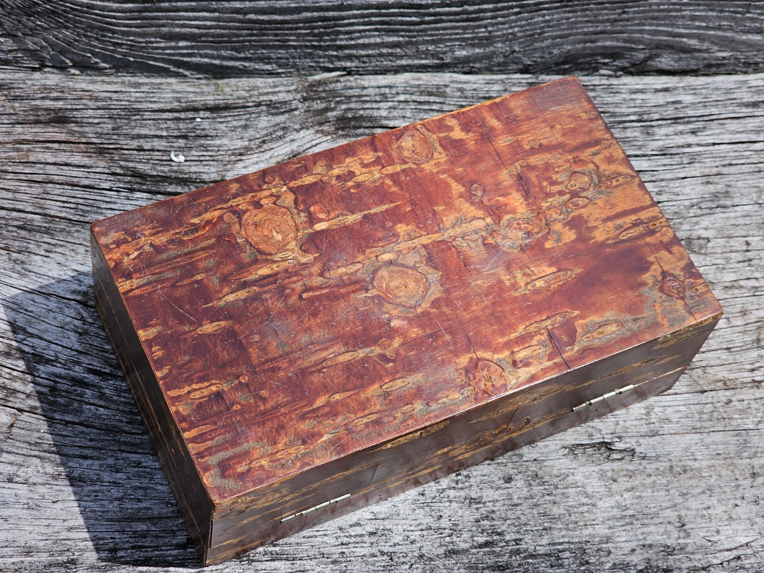 big-savings-on-quality-antique-wooden-box-with-interesting-veneer-for-discount_3.jpg